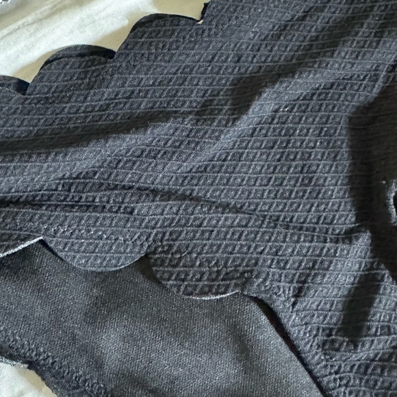 🛎️ Clearance Jessica Simpson Black&White Bikini Top(Medium) and Bottom(Small) - Picture 3 of 6